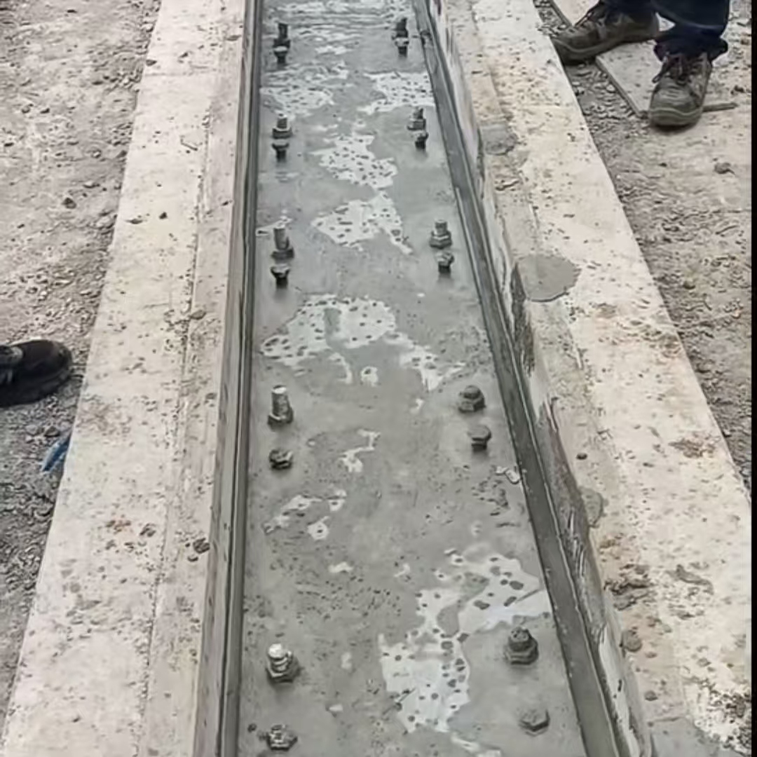 贺州港口码头起重机龙门吊重型机械设备稳固用早强快凝轨道胶泥